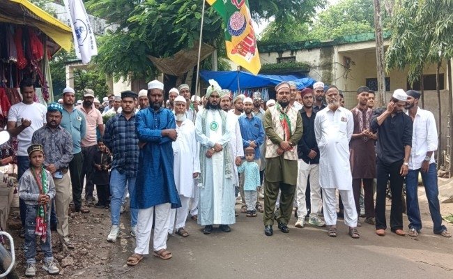 धूमधाम से मनाया गया ईद-ए-मिलाद-उन-नबी